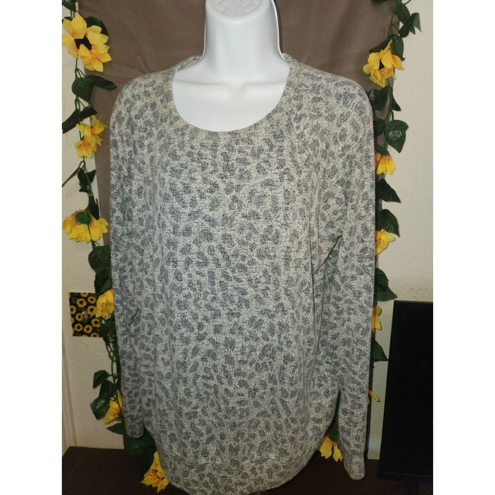 Buffalo David Bitton Gray Animal Print Soft Knit Pullover Sweater Size M